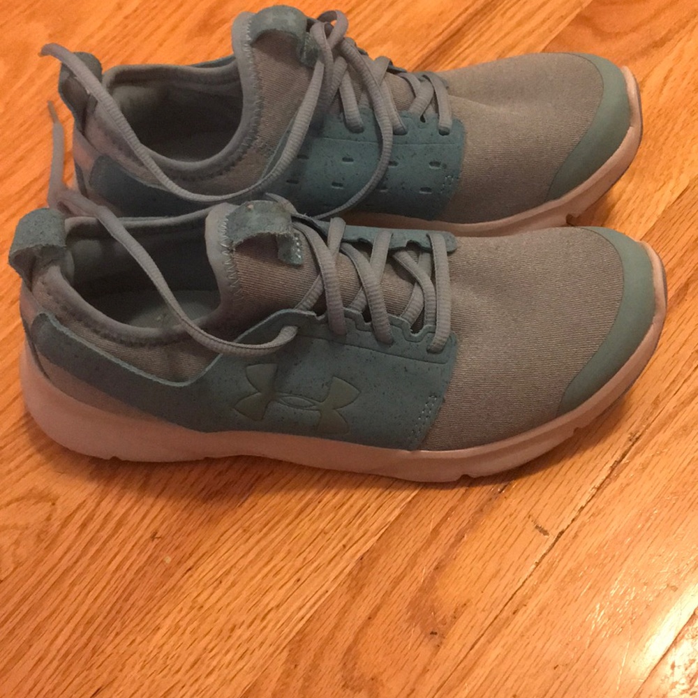 Worn once Under Armour blue sneakers size 9